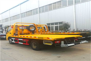 铜仁附近拖车救援搭电