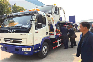 铜仁汽车道路救援拖车价格